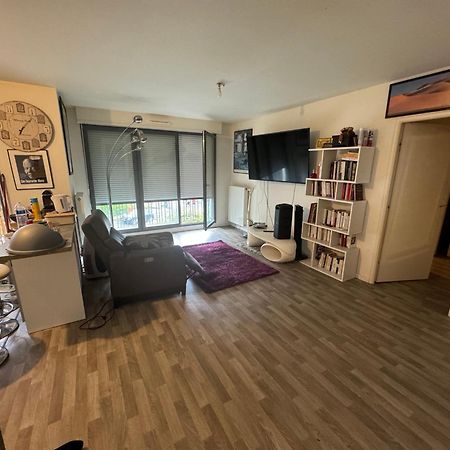 Grande Chambre 14 M2 Avec Salle De Bain Privative A Nanterre Prefecture Proche La Defense Arena Campus Sncf Et Paris Екстериор снимка